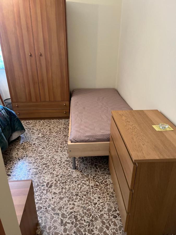 Bed And Breakfast Elisa Sonnino Kültér fotó
