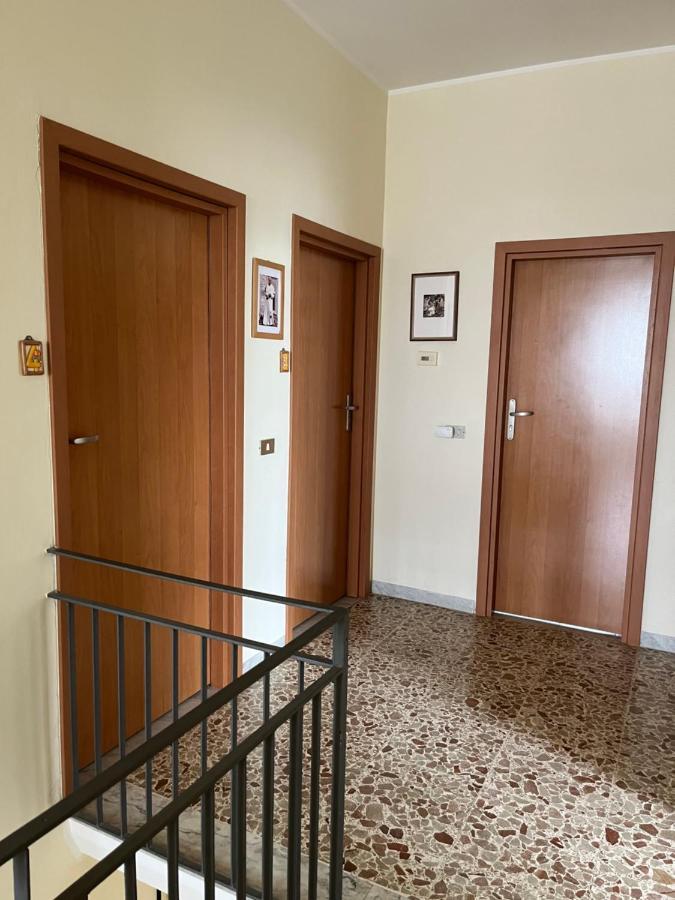 Bed And Breakfast Elisa Sonnino Kültér fotó