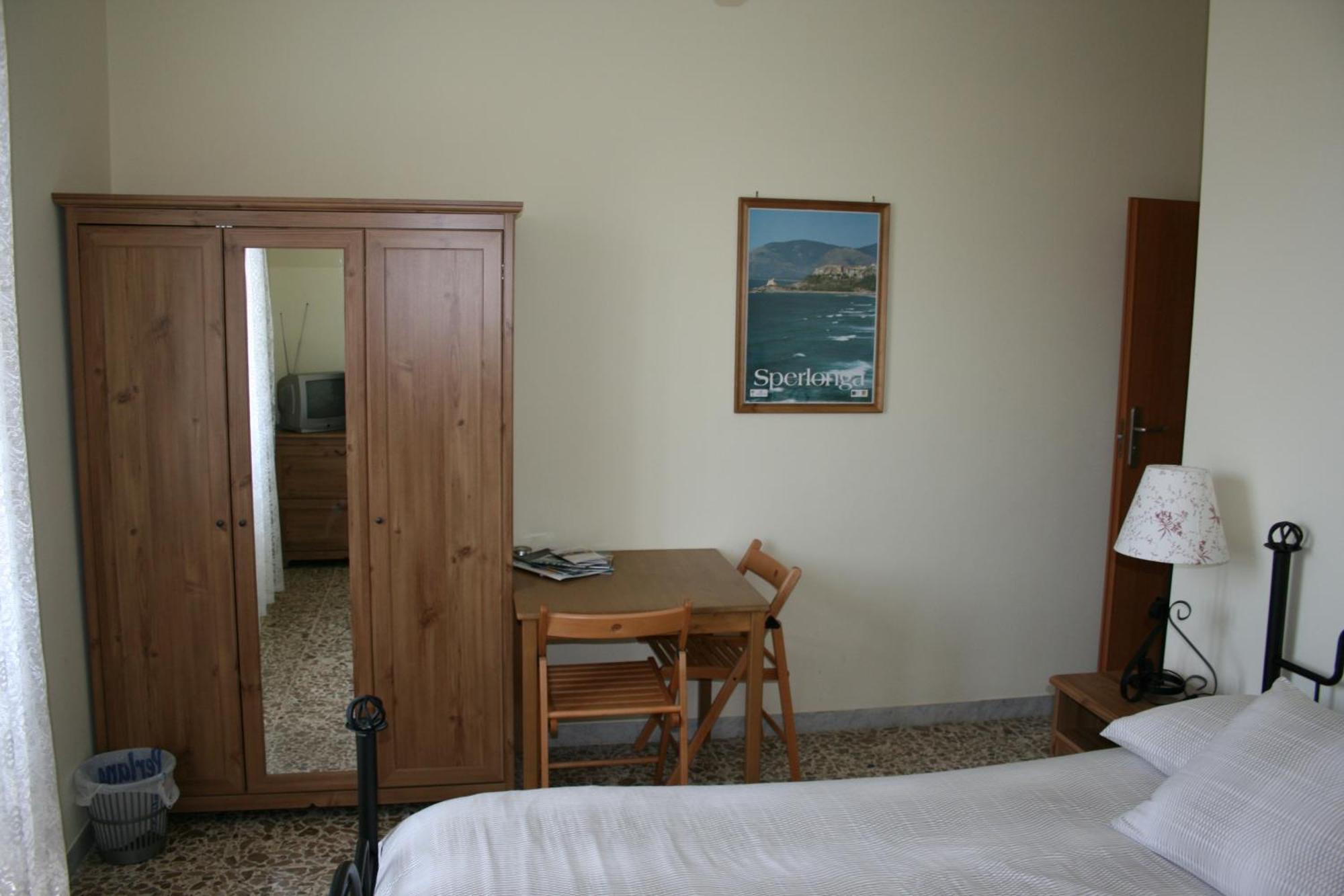 Bed And Breakfast Elisa Sonnino Kültér fotó